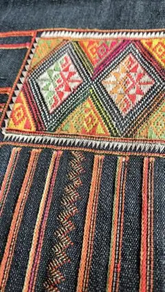 アンティーク　刺繍布　民族刺繍　テーブルランナー　テーブルクロス　タペストリー