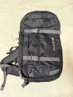 DAKINE ブラックバックパック 18L