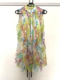ZARA BASIC シルク100% 花柄 ノースリーブシャツ チュニック　XSのサムネイル