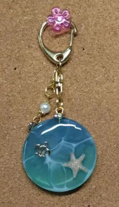 レジンキーホルダー　海塗り