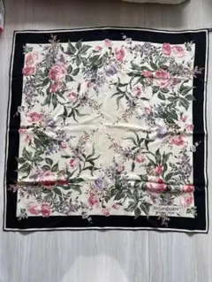 Yves Saint Laurent フラワープリント スカーフ