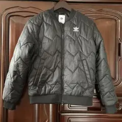 アディダス　adidas キルティングジャケット　中綿ジャケット