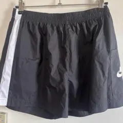 NIKE レディース　ハーフパンツ