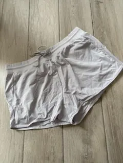 UNIQLO ライトグレー ショートパンツ M