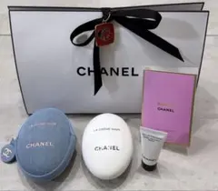 CHANEL ラ クレーム マン デニムポーチ&限定チャーム サンプル付き★のサムネイル