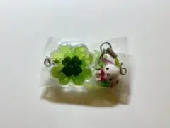 シークレットクローバーストラップ しろうさ