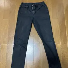 UNIQLO ブラック スリムフィット パンツ 140