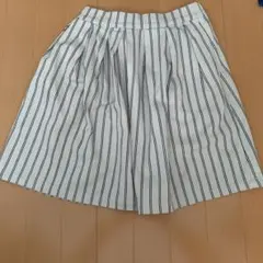 スカートのサムネイル