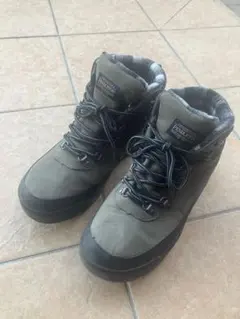 アウトドアシューズ スニーカー