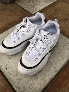 ダットスニーカー スニーカー