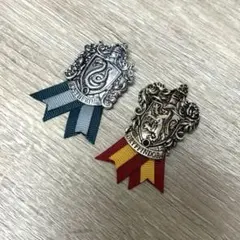 ハリーポッター グリフィンドール スリザリン エンブレムブローチ 2点