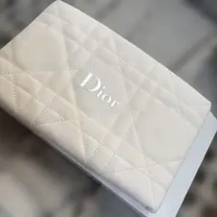 Dior ベージュ キルティング ポーチ