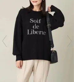 ロゴジャガードニット a.v.v