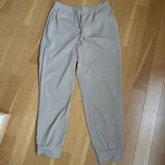ユニクロ　ウルトラストレッチアクティブジョガーパンツ　L　ベージュ
