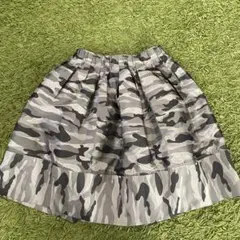 迷彩柄　膝丈タックフレアスカート　グレー