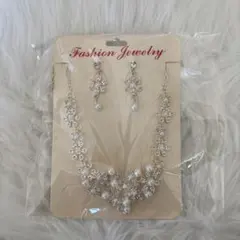 花モチーフ ネックレス ピアスセット