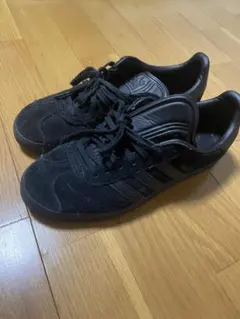 adidas GAZELLE トリプルブラックのサムネイル
