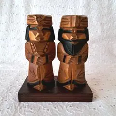 北海道　アイヌ　木彫り　人形　台座付き　2体　セット　ニポポ人形　置物　民芸品