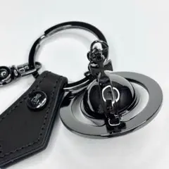 Vivienne Westwood ラウンドオーブキーホルダー ガンメタ