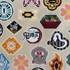 鬼滅の刃　モチーフ柄　オックス生地　（ベージュ）