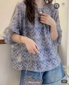 未使用、青と白の五分袖ブラウス