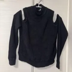 ブラック タートルネック ニット　オフショル