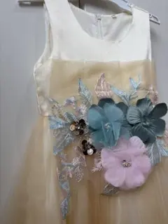 花刺繍付きクリーム色ドレス 100cm