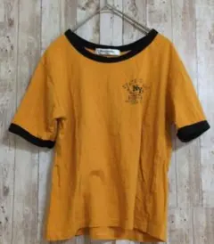 オレンジ黒プリントTシャツ