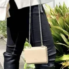 GYDA ジェイダ　ショルダーストラップ付 ミニウォレット ベージュ 財布