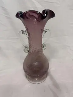 紫色フリルエッジガラス花瓶