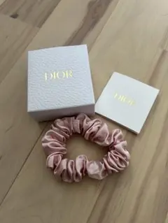 Dior サテン ヘアゴム ピンク