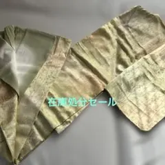 ♪在庫処分セール⭐️正絹☆花地文入り小紋♪