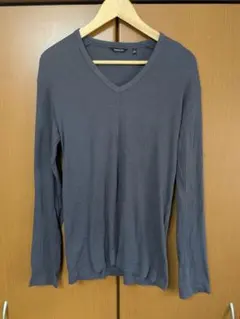ユニクロ（UNIQLO）の「プレミアムコットン VネックTシャツ」