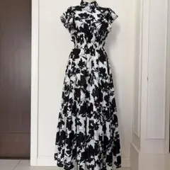 アンドクチュール　お洒落フラワープリントロングワンピース