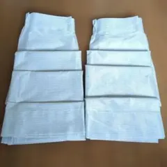 밖에서는 경마장 내부를 보기 어렵다.