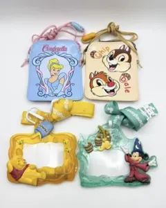 【4つで999円！】ディズニー 4キャラクター パスケース/カードケース
