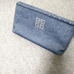 GIVENCHY デニムポーチ スタッズ シーズンレスポーチ　ラメいりのサムネイル
