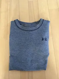 UNDER ARMORのロングTシャツ