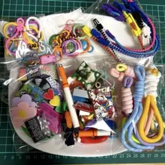 デコレーションパーツ アソート③ チャーム プラ板等詰め合わせ計100個