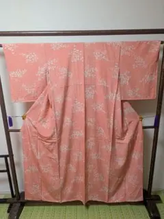 正絹 袷 小紋 コーラルピンク 植物紋様 適正身長148.5〜158.5cmのサムネイル
