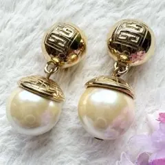 GIVENCHY ジバンシー パール　イヤリング　大ぶり✨ ビッグロゴ　5㌢のサムネイル