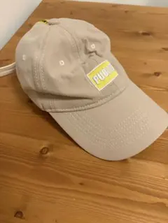 刺繍ロゴ ベージュキャップ