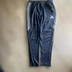 adidas ブラックジャージパンツ