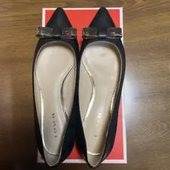 COACH ブラック ポインテッドトゥパンプス 5.5（22.5）