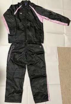ウィンドブレーカー上下150サイズ　ナイロン、裏起毛　champion