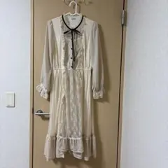 axes femme レース装飾ワンピース