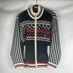 ジップアップ カーディガン 黒 白 赤 幾何学模様