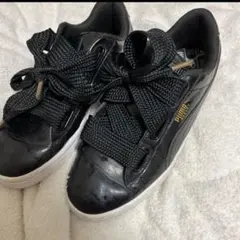 PUMA エナメルスニーカー　太リボン 黒