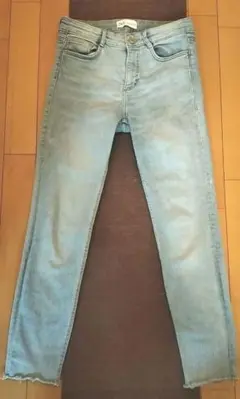 3回着用　ZARA 　スキニー　裾フリンジ　デニム　28 Ｍ