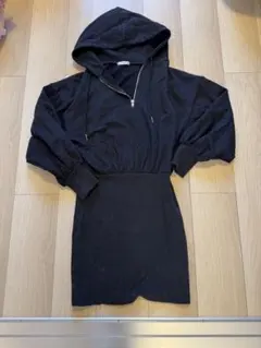 ブラック フード付きミニワンピース